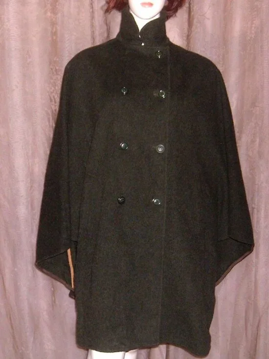 Moessmer Wool Green Vintage Walking Cape - Picture 8 of 17